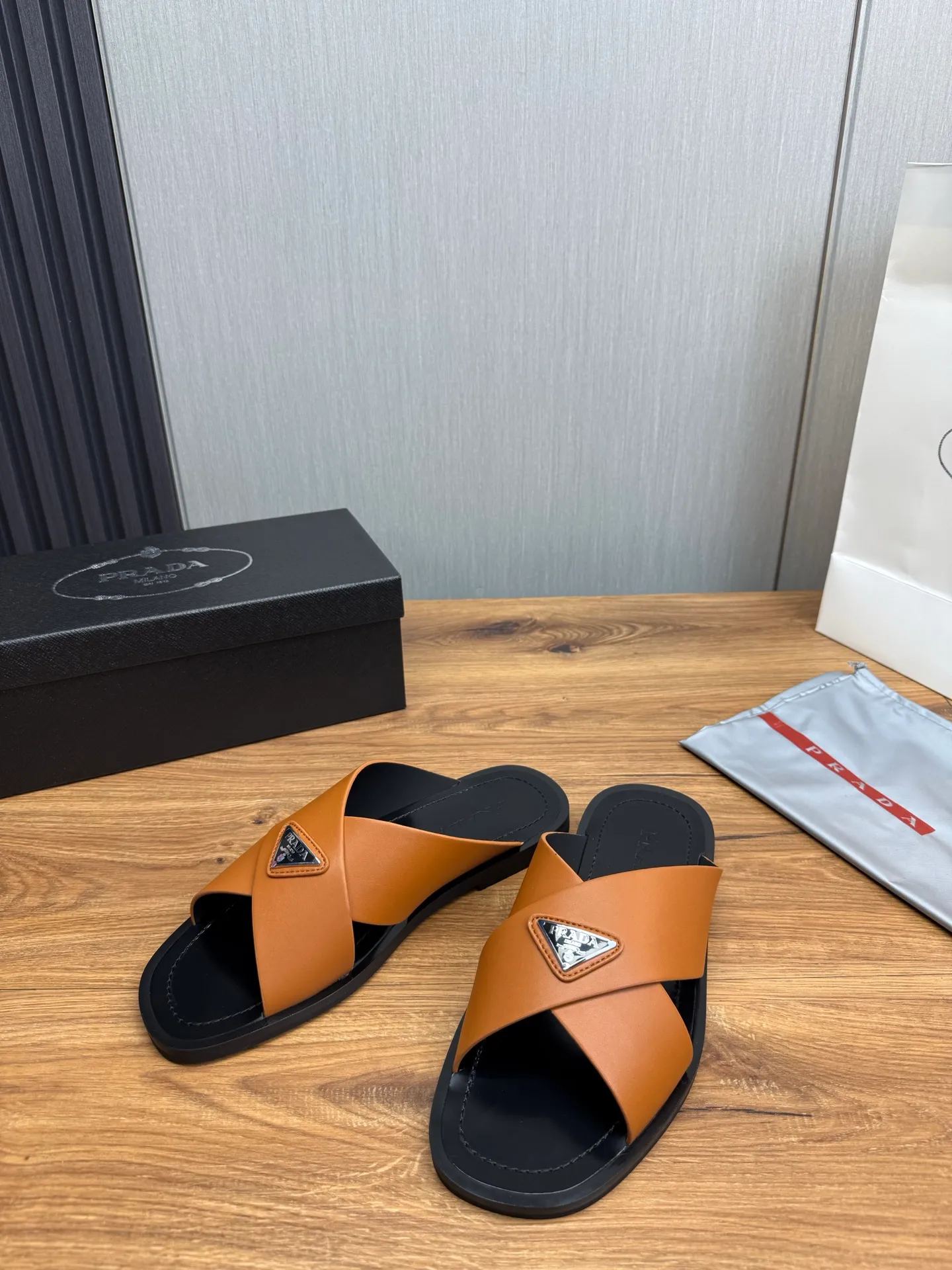 Factory price 340💰 ＰＲＡＤＡPrada - popular men's slippers hot sale 🔥 🩴Official website one to one production 38-45 sizes 45 46 🉑️Customized!